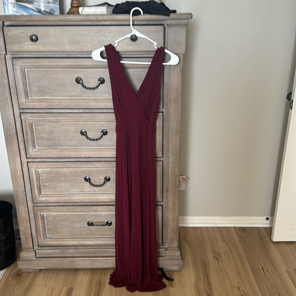 Lulus burgundy maxi dress